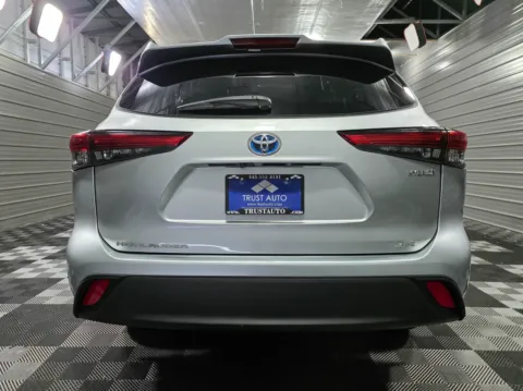 More photos of 2021 Toyota Highlander Hybrid XLE at Trust Auto, MD