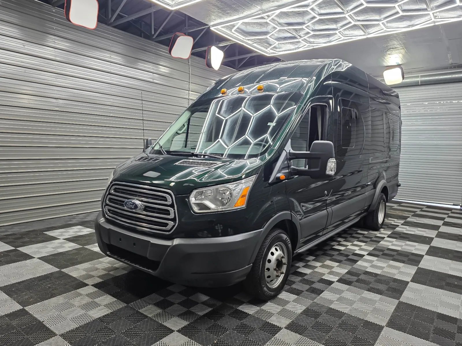 Gray 2018 Ford Transit Passenger Wagon XLT for sale in Sykesville, MD