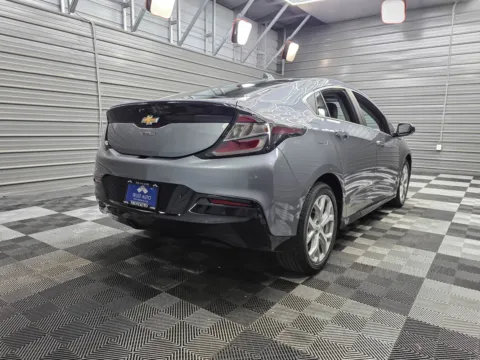 More photos of 2018 Chevrolet Volt Premier Hybrid Hatchback at Trust Auto, MD