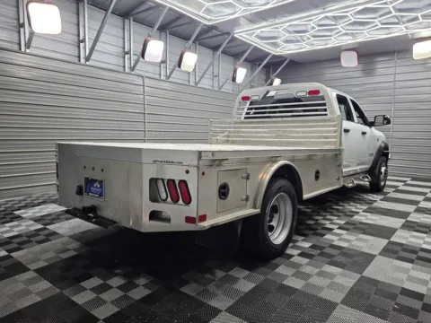 More photos of 2022 Ram 4500 Chassis Tradesman Crew Cab DRW Flatbed Pickup Truck at Trust Auto, MD