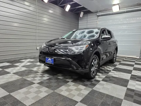 2018 Toyota RAV4 LE for sale in Sykesville, MD