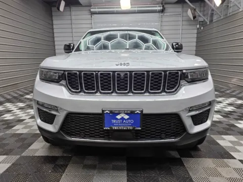 Another view of 2022 Jeep Grand Cherokee 4xe 4WD Plug-In Hybrid-Electric SUV w/Luxury Tech II Group for sale in Sykesville, MD at Trust Auto