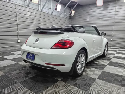 More photos of 2018 Volkswagen Beetle 2.0T SE Soft-Top Convertible at Trust Auto, MD