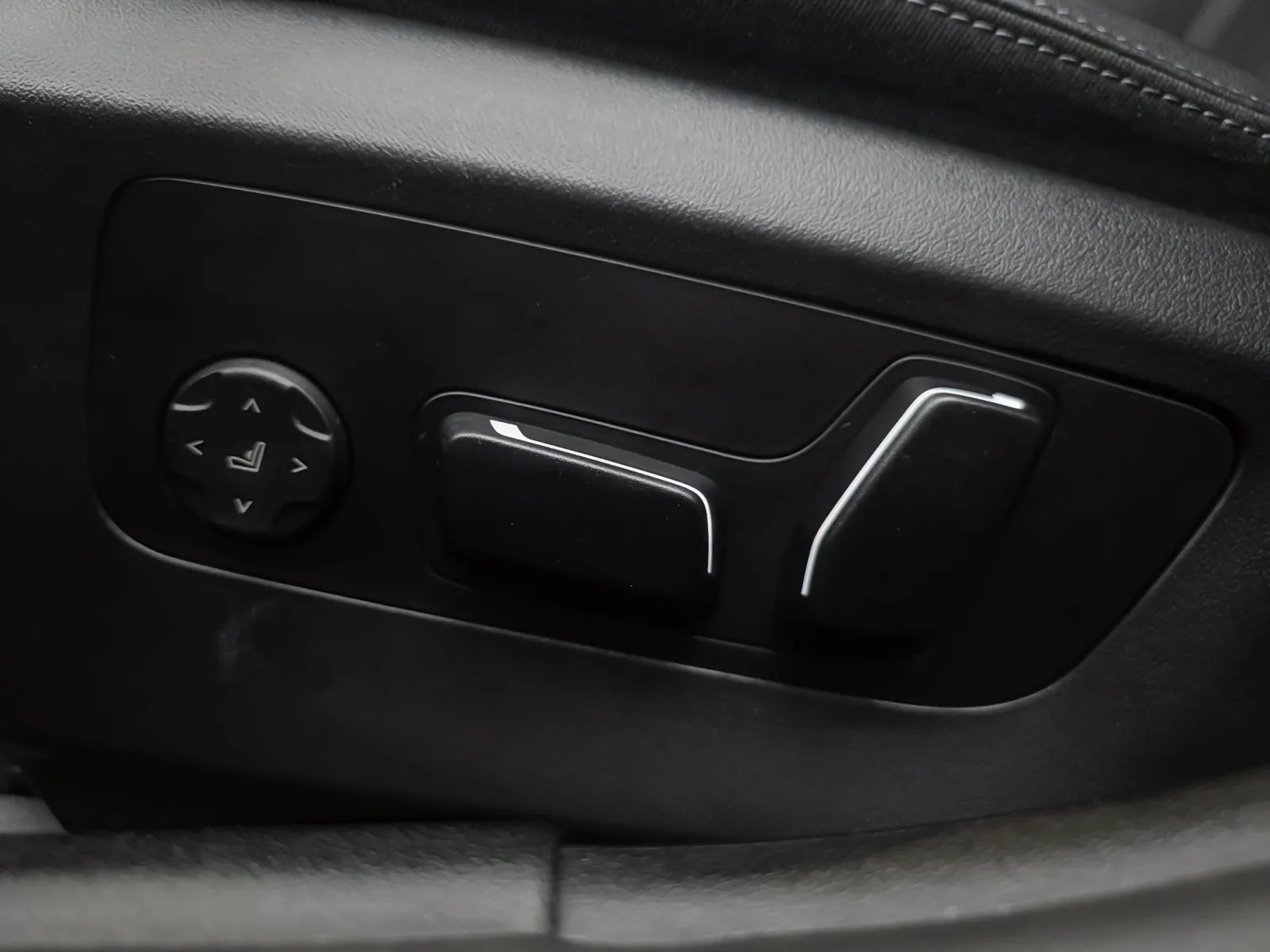 2025 BMW 5 Series 530i - Photo 29