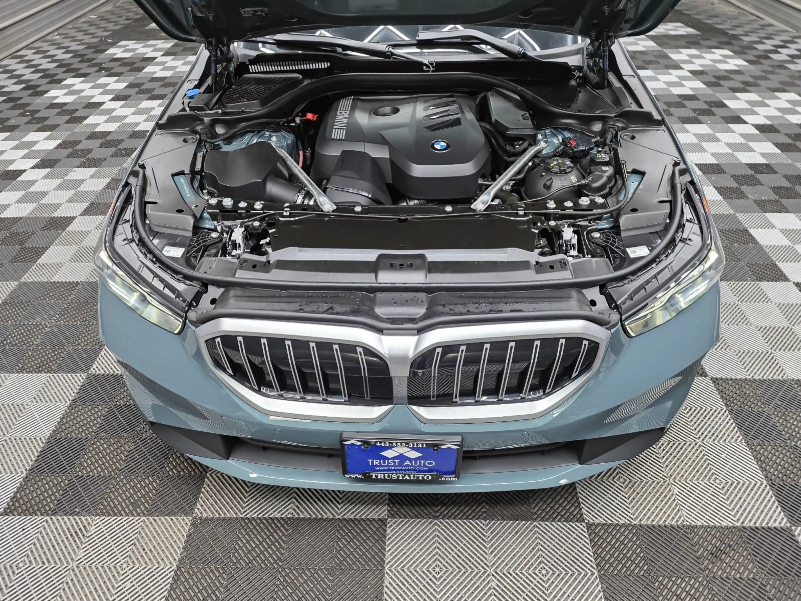 2025 BMW 5 Series 530i - Photo 38