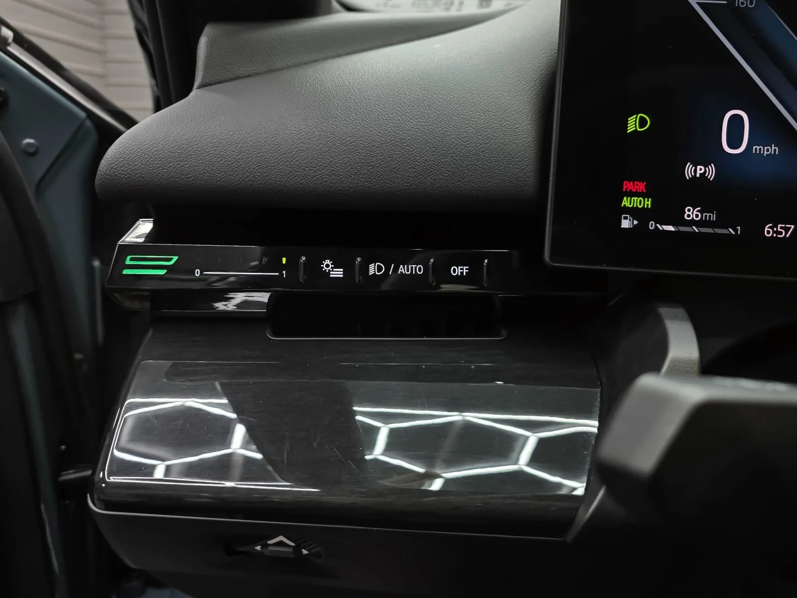 2025 BMW 5 Series 530i - Photo 28