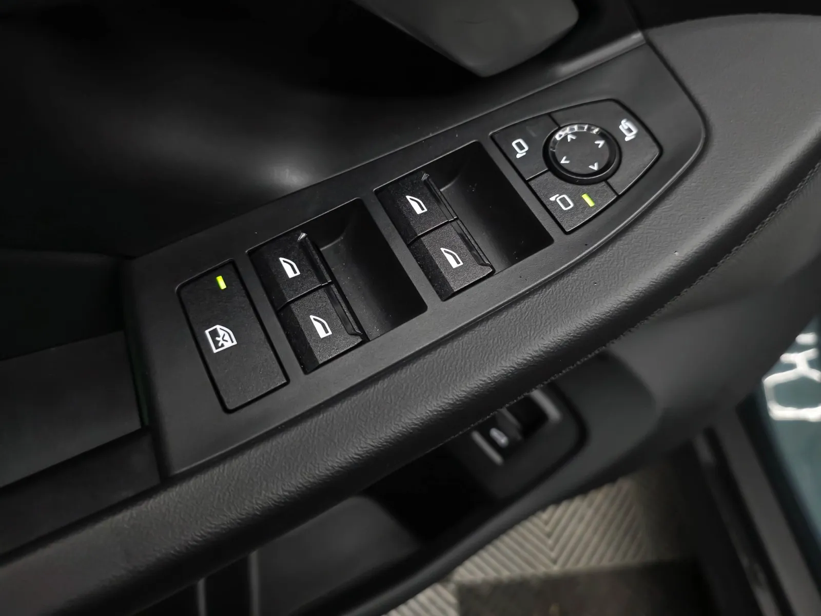 2025 BMW 5 Series 530i - Photo 30