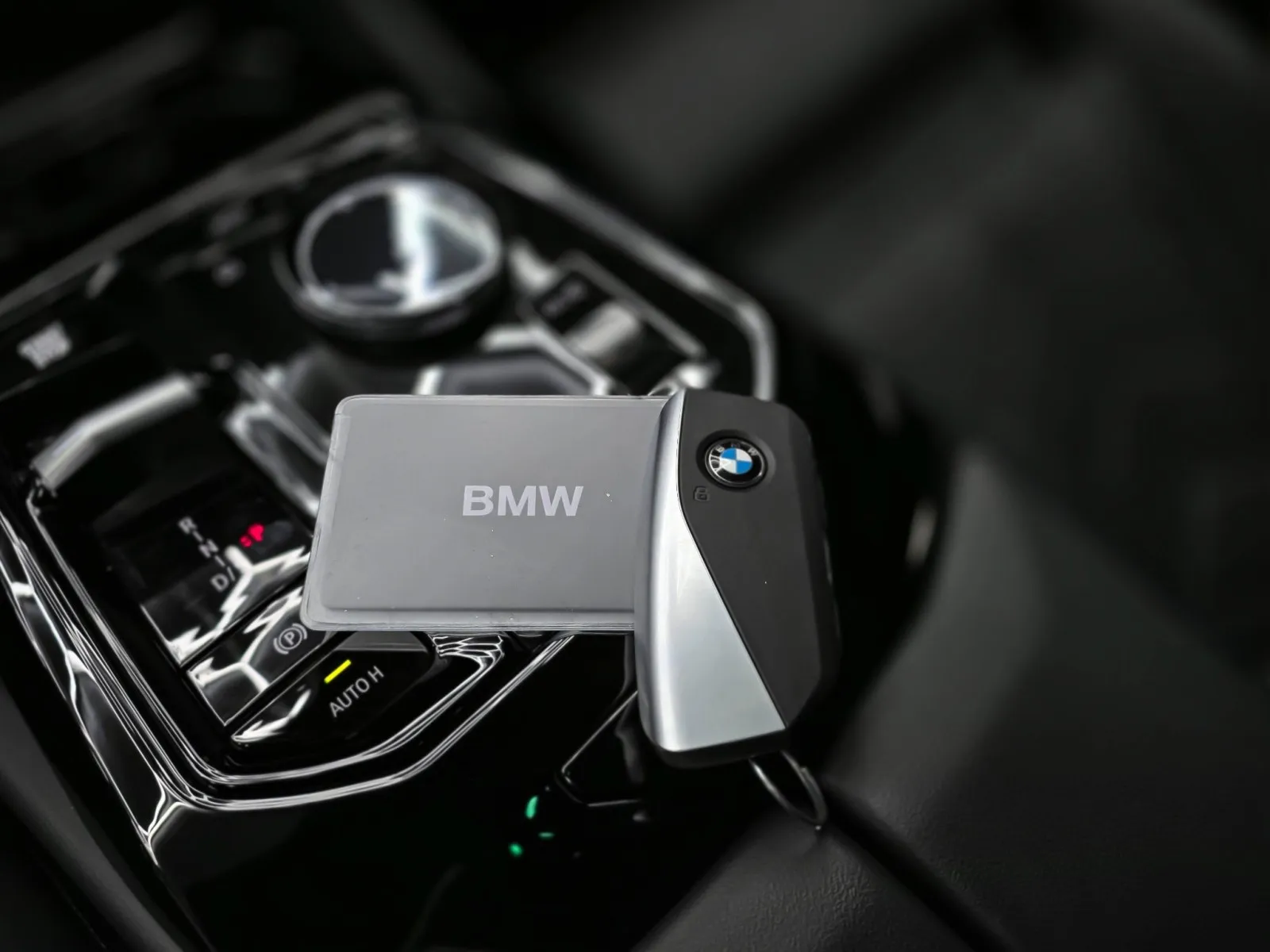 2025 BMW 5 Series 530i - Photo 42