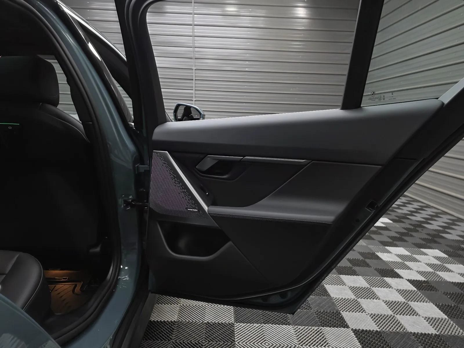 2025 BMW 5 Series 530i - Photo 35