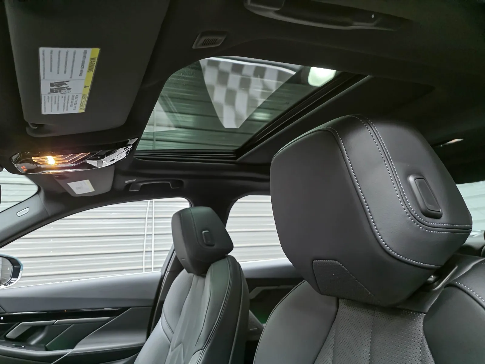 2025 BMW 5 Series 530i - Photo 18