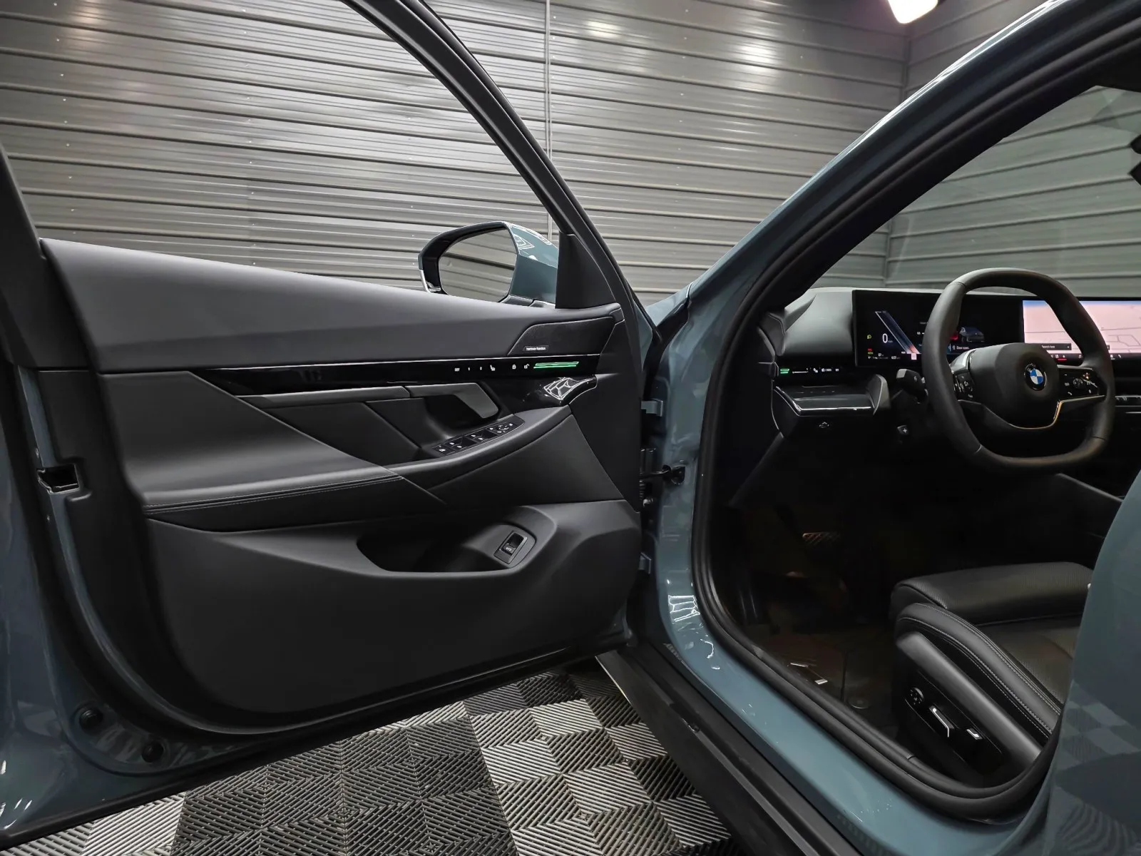 2025 BMW 5 Series 530i - Photo 32