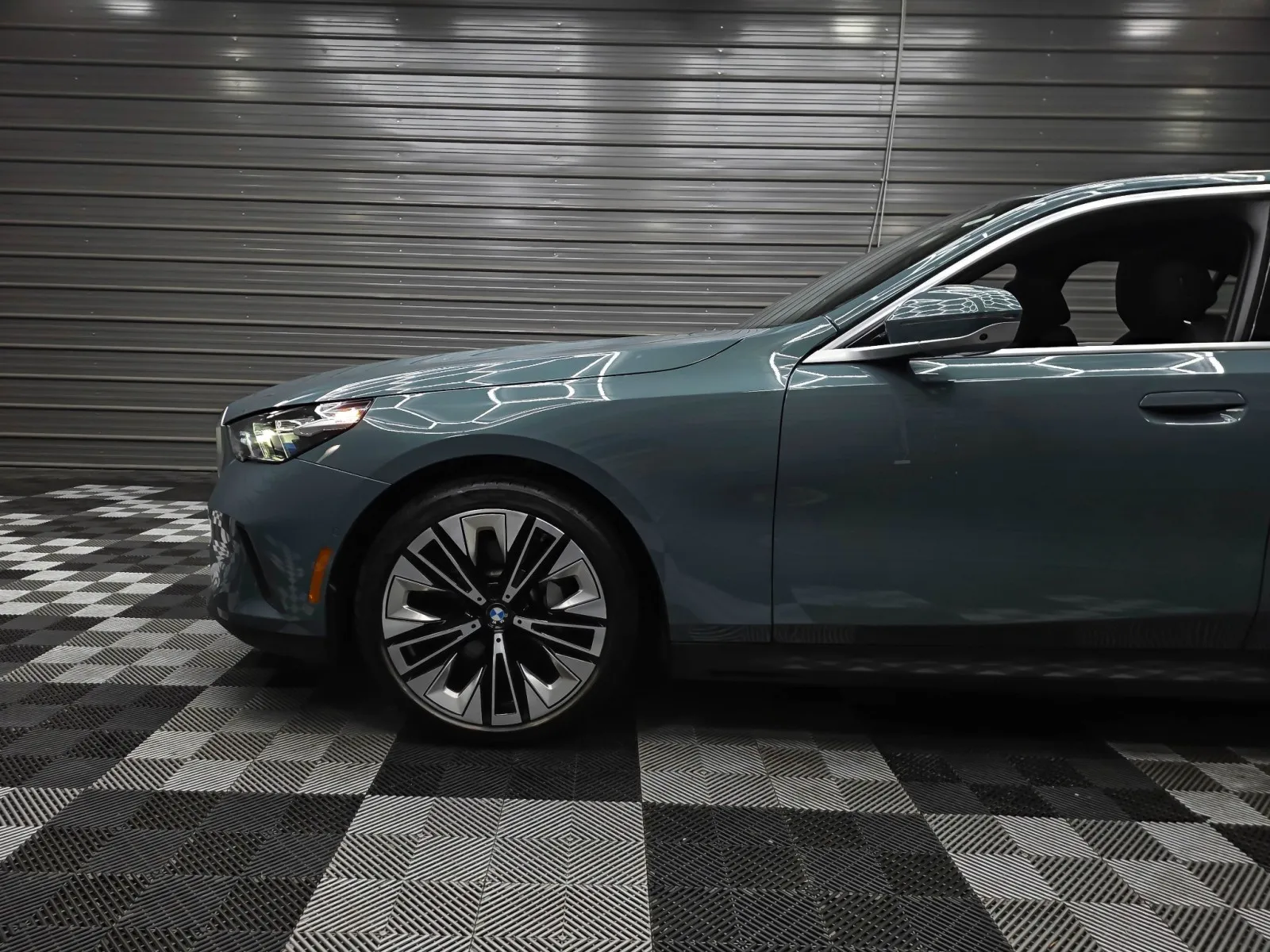 2025 BMW 5 Series 530i - Photo 40