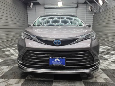 Photos of 2023 Toyota Sienna XLE for sale in Sykesville, MD at Trust Auto