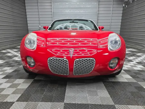 Photos of 2007 Pontiac Solstice for sale in Sykesville, MD at Trust Auto