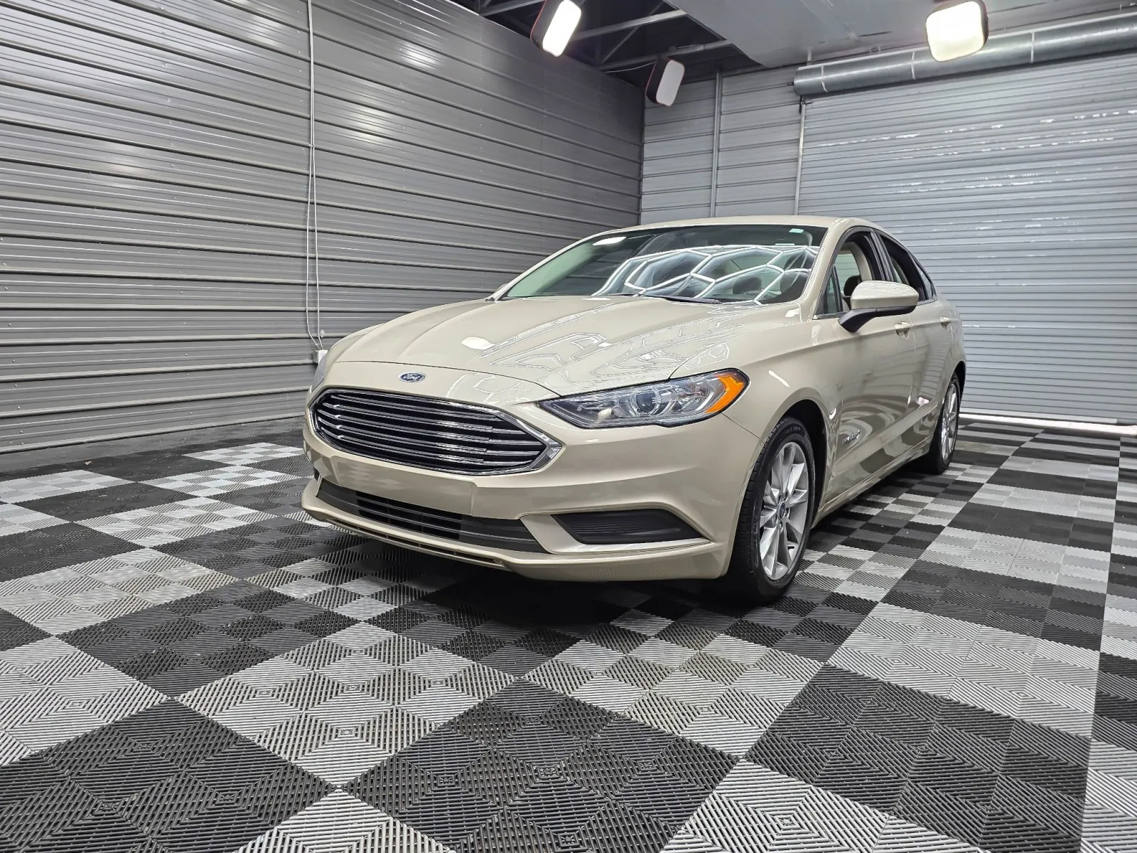 2017 Ford Fusion SE's photo