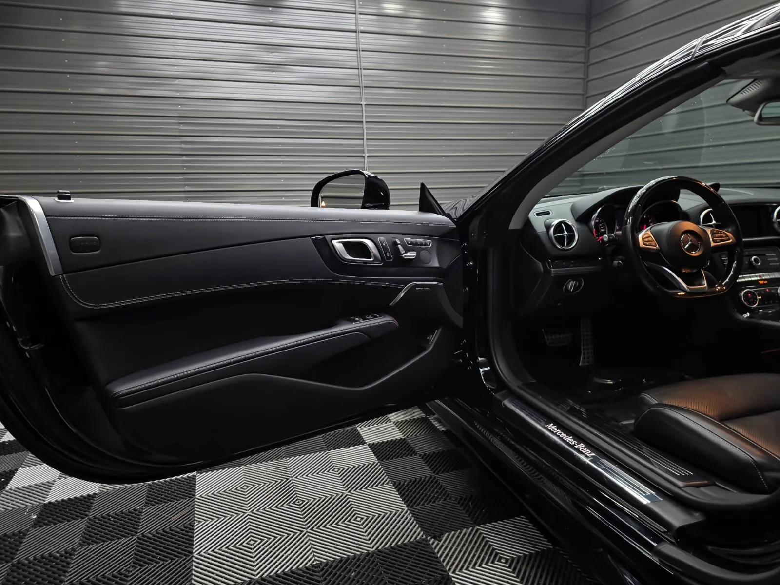 2018 Mercedes-Benz SL Roadster SL550 - Photo 32