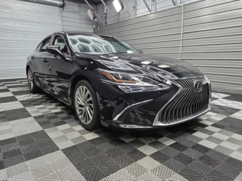 More photos of 2019 Lexus ES 350 Ultra Luxury Sedan w/Navigation/Mark Levinson Audio Pkg at Trust Auto, MD