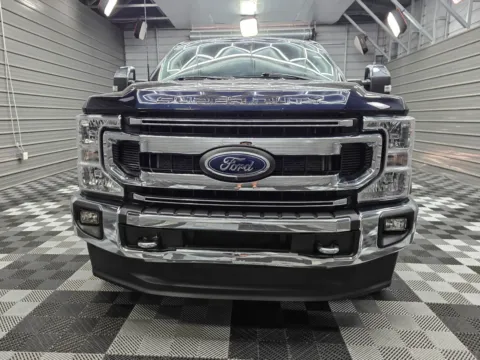 Photos of 2022 Ford Super Duty F-250 SRW Platinum for sale in Sykesville, MD at Trust Auto