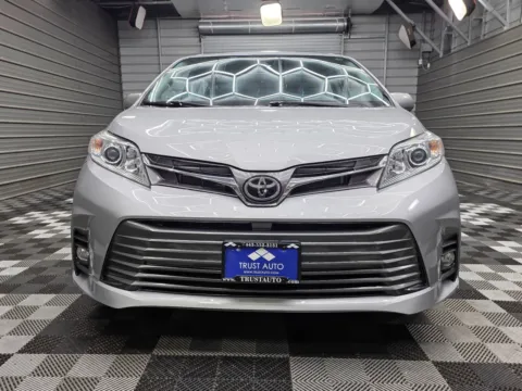 Photos of 2018 Toyota Sienna Limited for sale in Sykesville, MD at Trust Auto