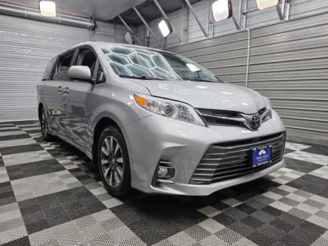 Another view of 2018 Toyota Sienna Limited for sale in Sykesville, MD at Trust Auto