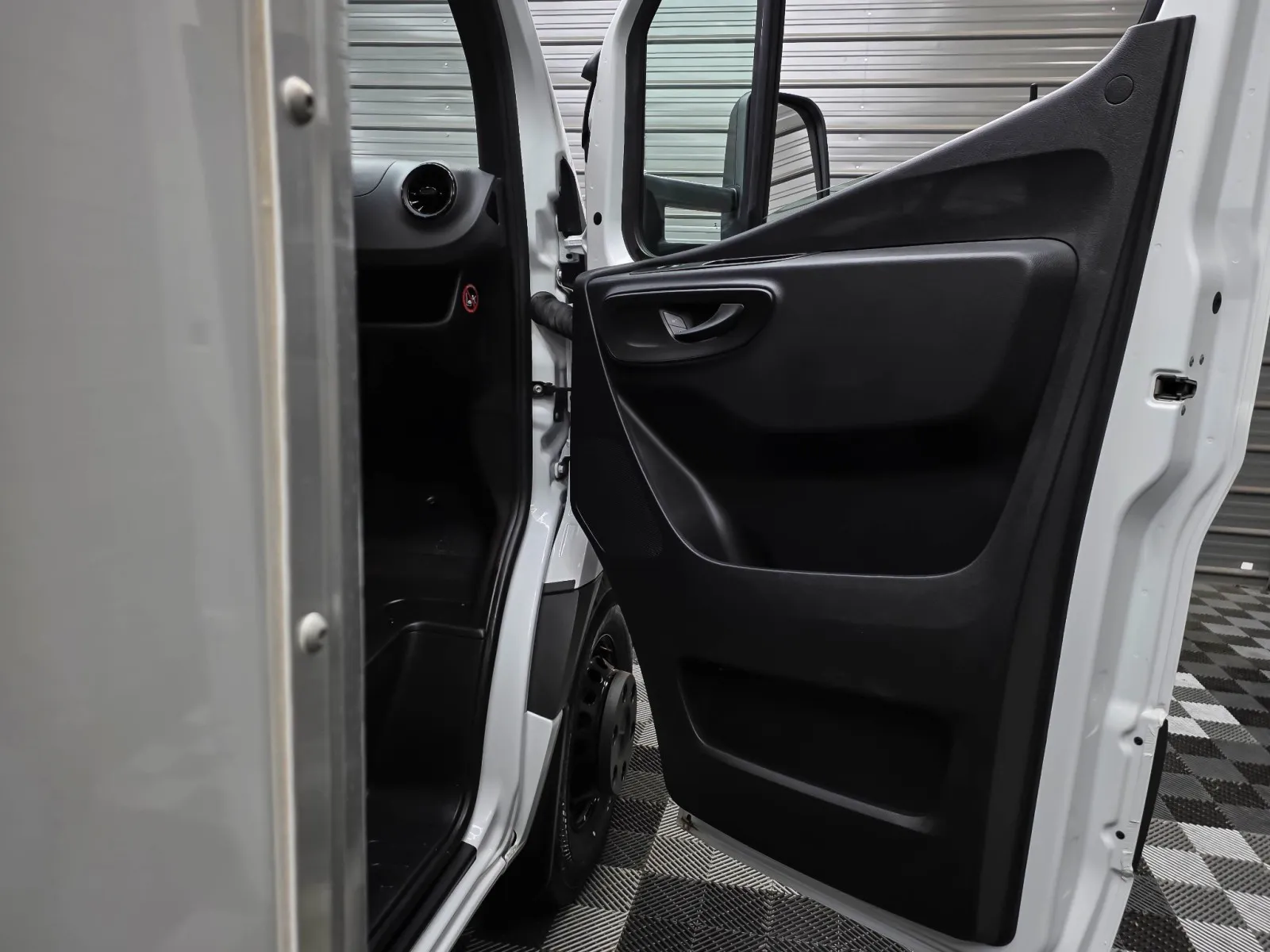 2024 Mercedes-Benz Sprinter Cab Chassis Base - Photo 27