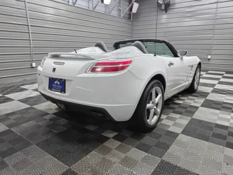 More photos of 2008 Saturn Sky Carbon Flash SE at Trust Auto, MD