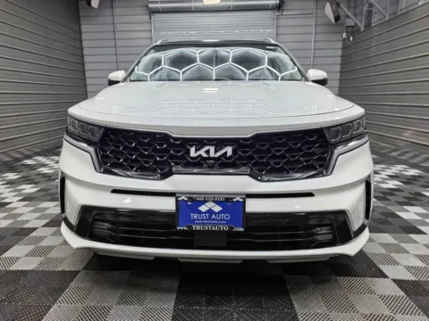 Another view of 2022 Kia Sorento SX Prestige Plug-In Hybrid 6-Passenger SUV for sale in Sykesville, MD at Trust Auto