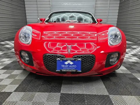 Photos of 2007 Pontiac Solstice GXP for sale in Sykesville, MD at Trust Auto