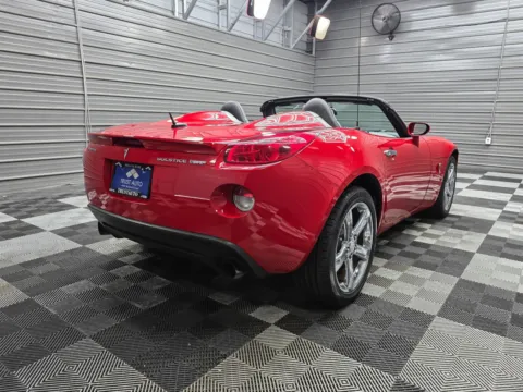 More photos of 2007 Pontiac Solstice GXP at Trust Auto, MD