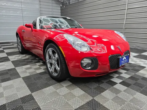 Another view of 2007 Pontiac Solstice GXP for sale in Sykesville, MD at Trust Auto