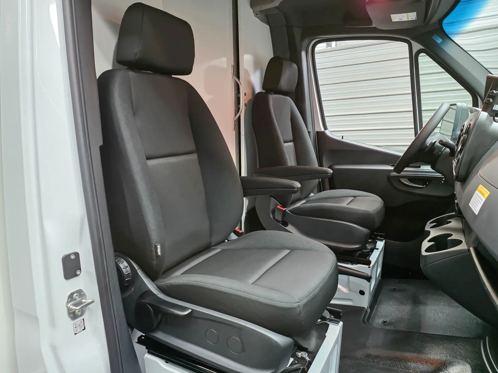 2024 Mercedes-Benz Sprinter Cab Chassis Base - Photo 17