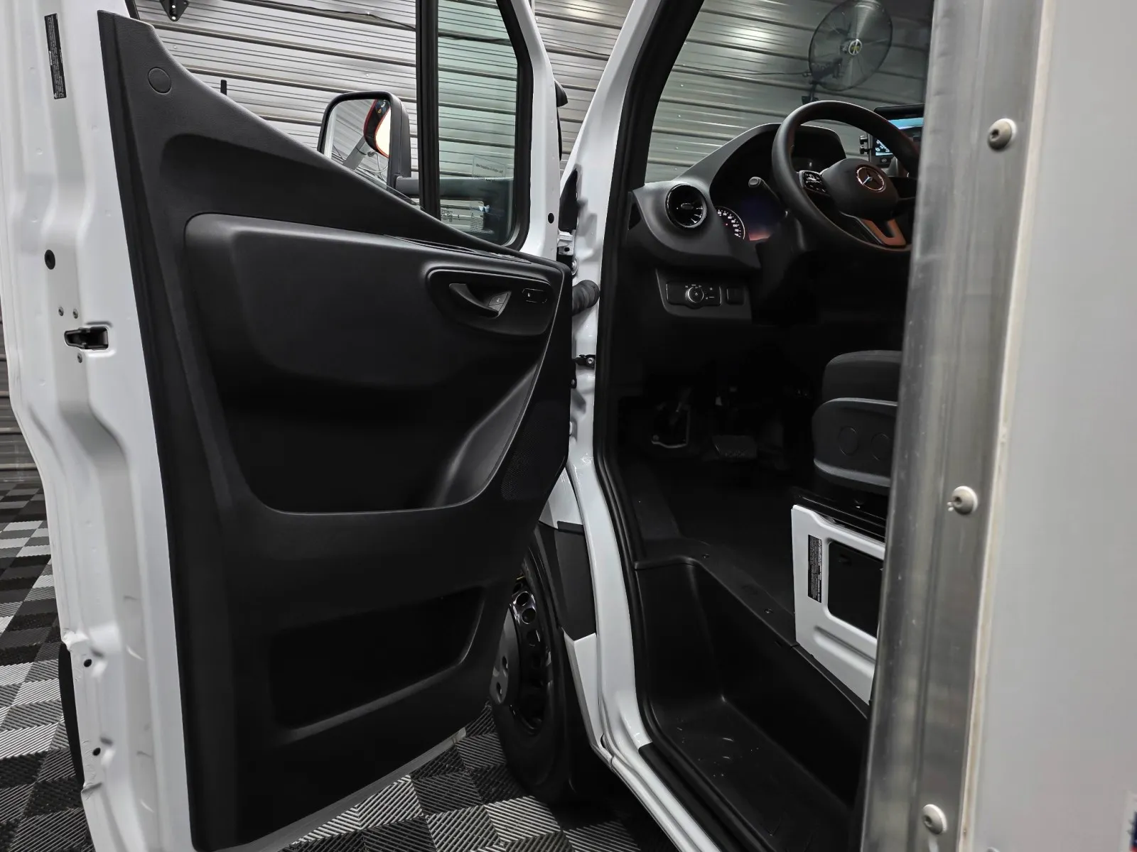 2024 Mercedes-Benz Sprinter Cab Chassis Base - Photo 28