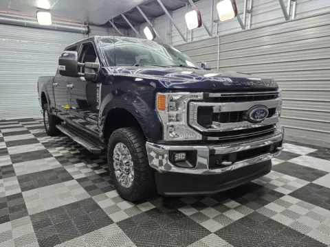 More photos of 2022 Ford Super Duty F-250 XLT 4WD Crew Cab Power Stroke Diesel Pickup Truck w/Premium Pkg at Trust Auto, MD