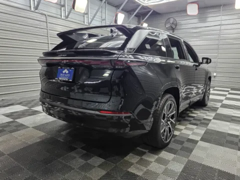 More photos of 2025 Jeep Wagoneer S Limited at Trust Auto, MD