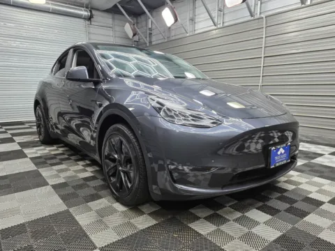 More photos of 2025 Tesla Model Y Long Range AWD Electric SUV at Trust Auto, MD
