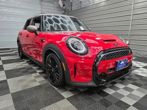 More photos of 2023 MINI Hardtop 4 Door Cooper S Hatchback w/Signature Trim at Trust Auto, MD