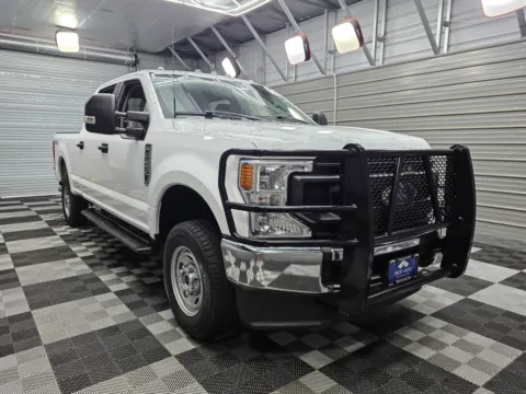 More photos of 2022 Ford Super Duty F-250 SRW XL 4WD Crew Cab Pickup Truck at Trust Auto, MD