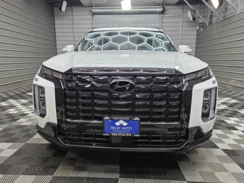 Photos of 2025 Hyundai Palisade Calligraphy Night Edition for sale in Sykesville, MD at Trust Auto