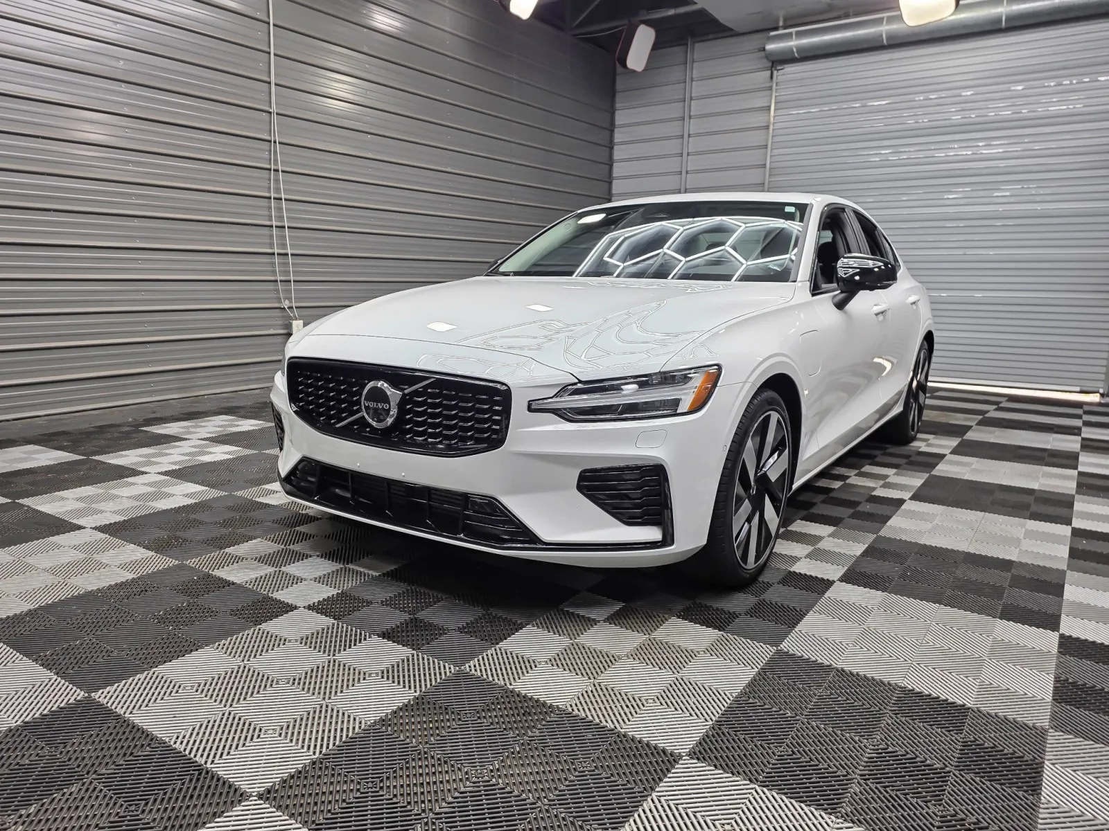 Unknown 2025 Volvo S60 Plug-In Hybrid Plus for sale in Sykesville, MD