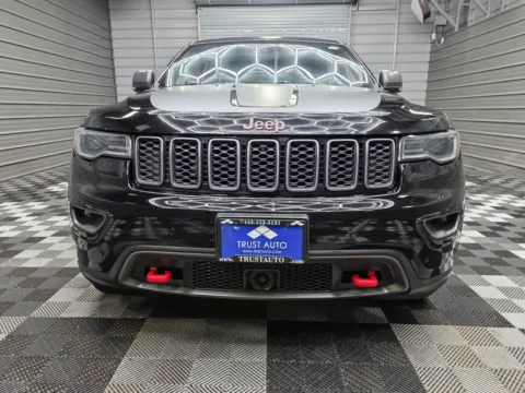 Photos of 2019 Jeep Grand Cherokee Trailhawk for sale in Sykesville, MD at Trust Auto