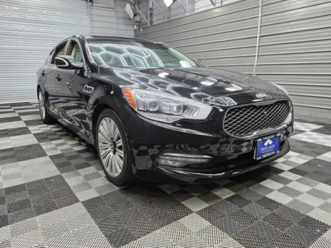 Another view of 2015 Kia K900 Premium for sale in Sykesville, MD at Trust Auto