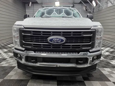 Photos of 2024 Ford Super Duty F-350 DRW LARIAT for sale in Sykesville, MD at Trust Auto