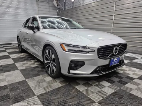 More photos of 2022 Volvo S60 Momentum 4-Door Sedan w/Premium Pkg at Trust Auto, MD