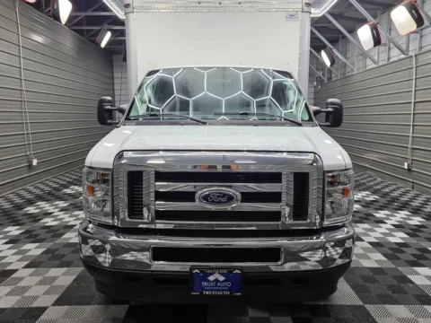 Another view of 2021 Ford E-Series Chassis E-450 Super Duty 176 Cutaway RWD for sale in Sykesville, MD at Trust Auto