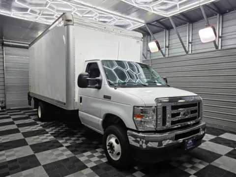 More photos of 2021 Ford E-Series E-450 Cutaway DRW 176''WB Dually Commercial/Utility/Service Truck at Trust Auto, MD