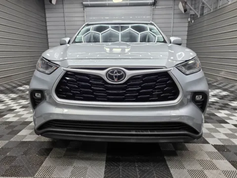 Another view of 2021 Toyota Highlander LE 8-Passenger SUV for sale in Sykesville, MD at Trust Auto