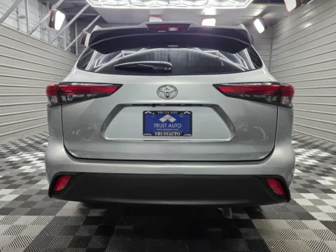 More photos of 2021 Toyota Highlander L at Trust Auto, MD