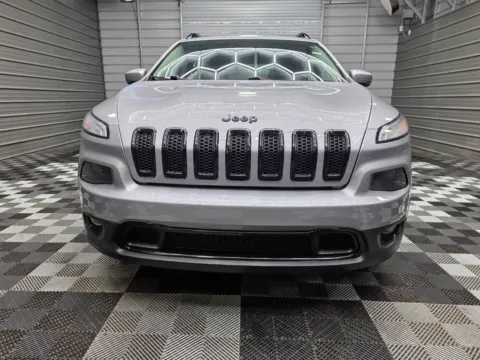 Photos of 2017 Jeep Cherokee Limited for sale in Sykesville, MD at Trust Auto