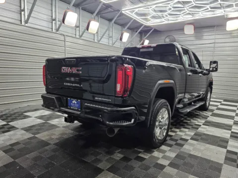 More photos of 2022 GMC Sierra 2500HD Denali 4WD Crew Cab Duramax Diesel Pickup Truck at Trust Auto, MD
