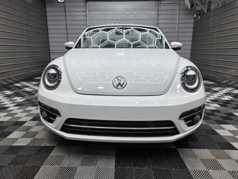 Another view of 2019 Volkswagen Beetle SE Soft-Top Convertible w/Premium Pkg for sale in Sykesville, MD at Trust Auto